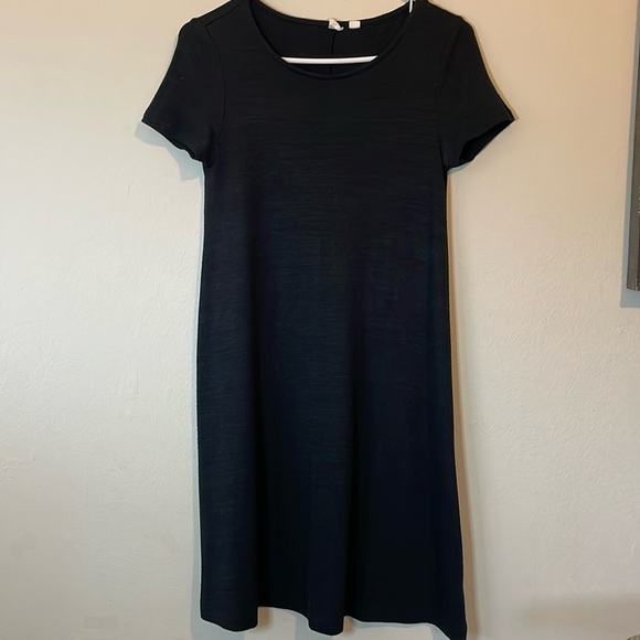 GAP Dresses & Skirts - Gap swing dress. Black, size XS.